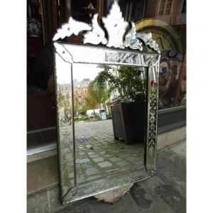 Early 20th Century Venetian Mirror With Pediment And Engraved Glass