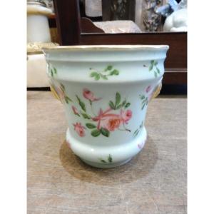 19th-century Paris Porcelain Pot Decorated With Roses