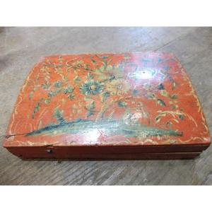 18th-century Coral Lacquered Wooden Token Box