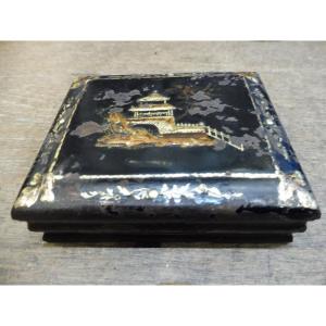 Lacquered Tin Box With Chinese Decoration, 18th Century