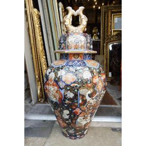 Large Covered Porcelain Vase From Japan 19th Century