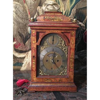 Horloge De Table Anglais. Mouvement signé dans le cadran Jhon Waldron, Cornhill London.