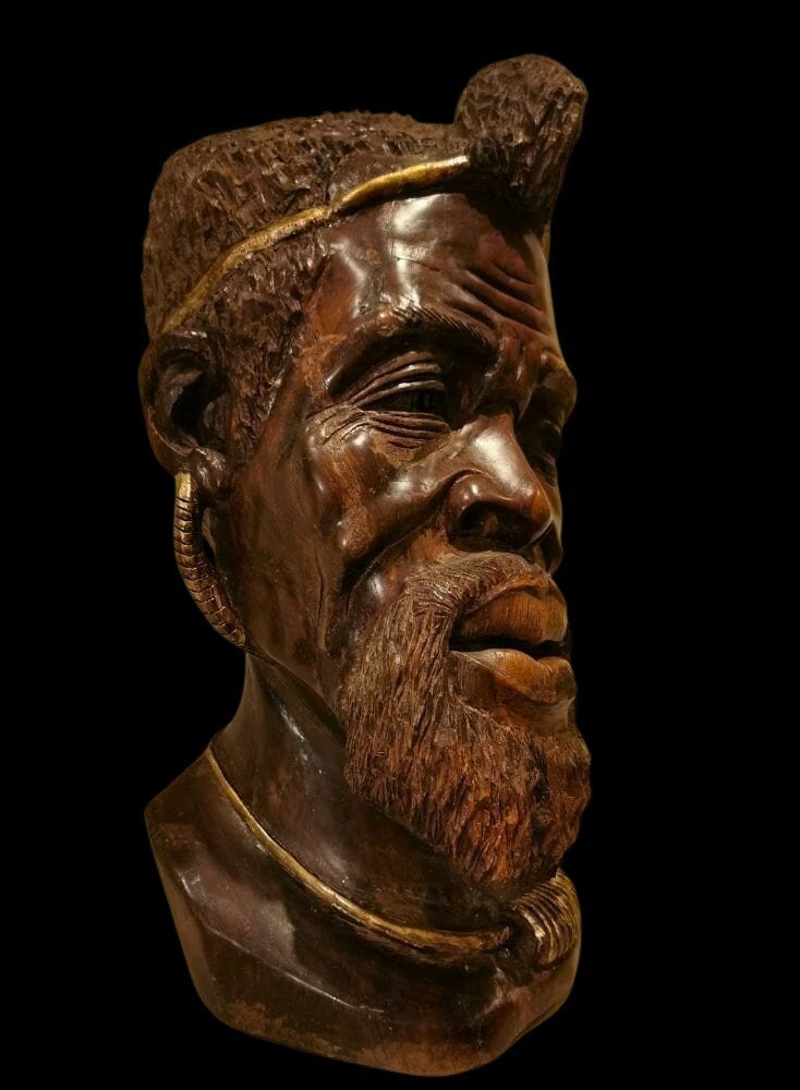 Grand Sculpture En Bois Du XIXe Siècle : Tête d'Africain Aux Décors Dorés-photo-2