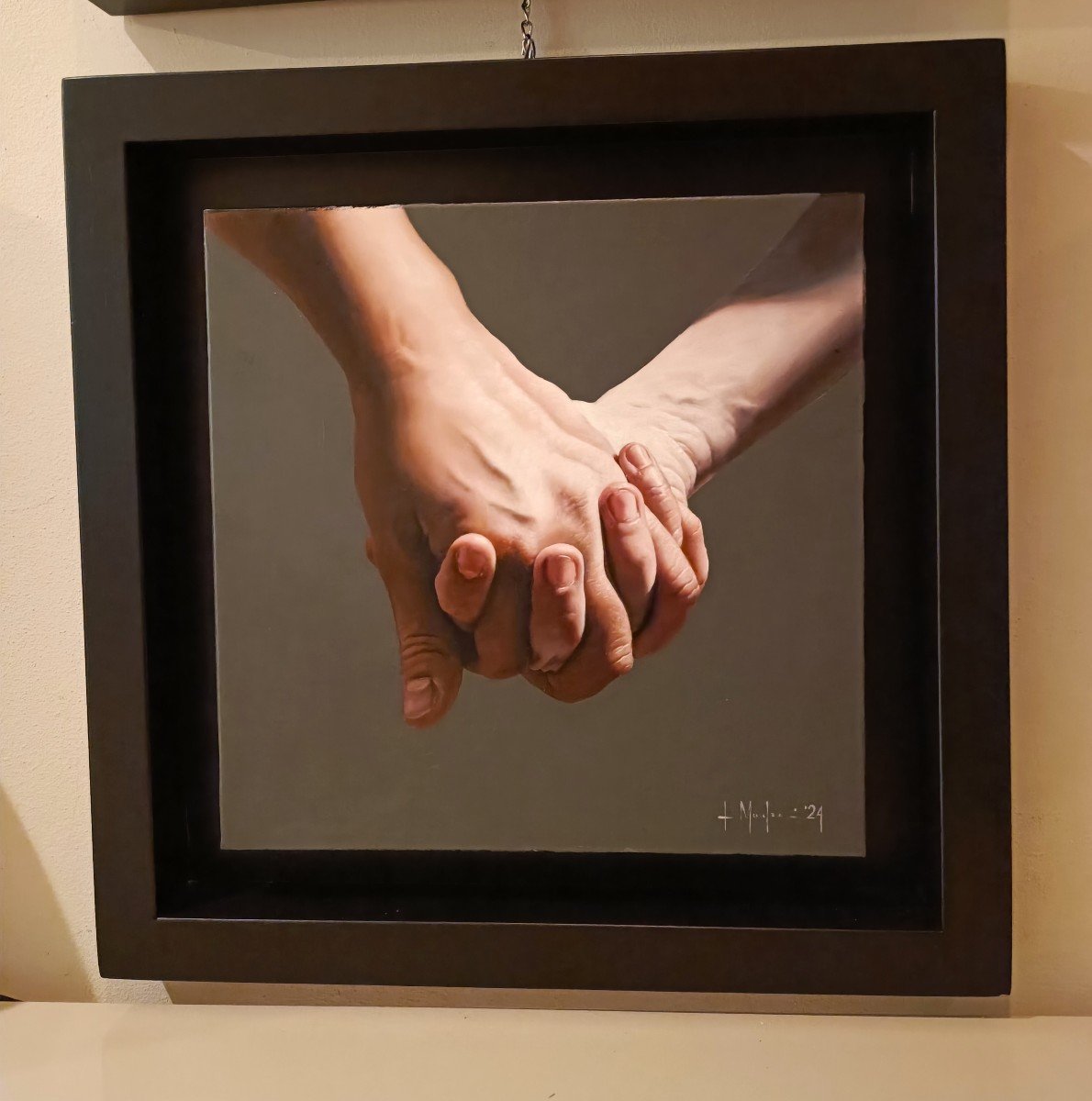 Arte contemporanea Olio su tela” Hold me ” di Filippo Manfroni al confine con l’iperrealismo-photo-2