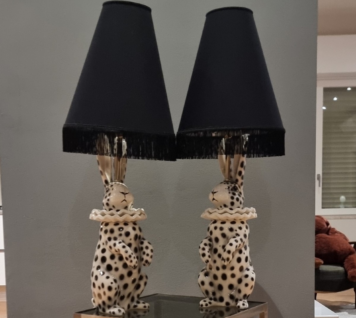 Lampada con Coniglio in Ceramica Dipinta vestiro da Pierrot-photo-2