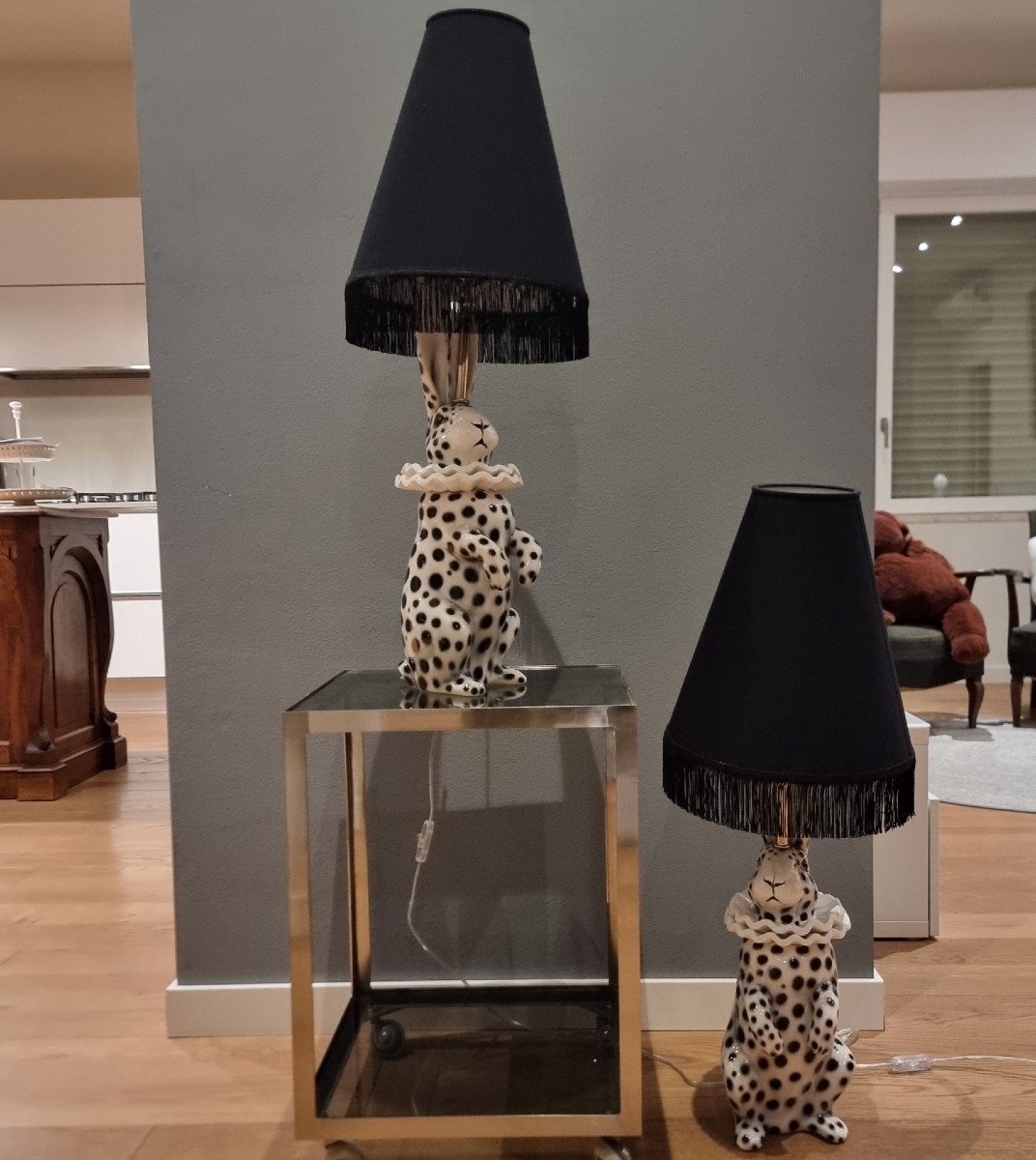 Lampada con Coniglio in Ceramica Dipinta vestiro da Pierrot-photo-3