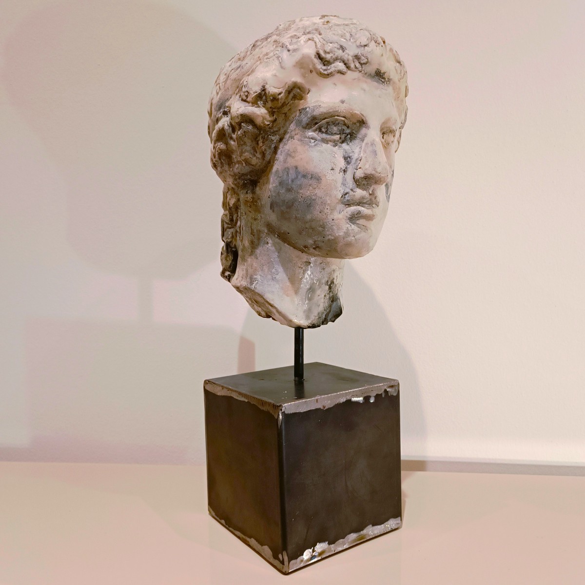 Scultura di Hera mitologia greca in gesso,cera e carbone-photo-3