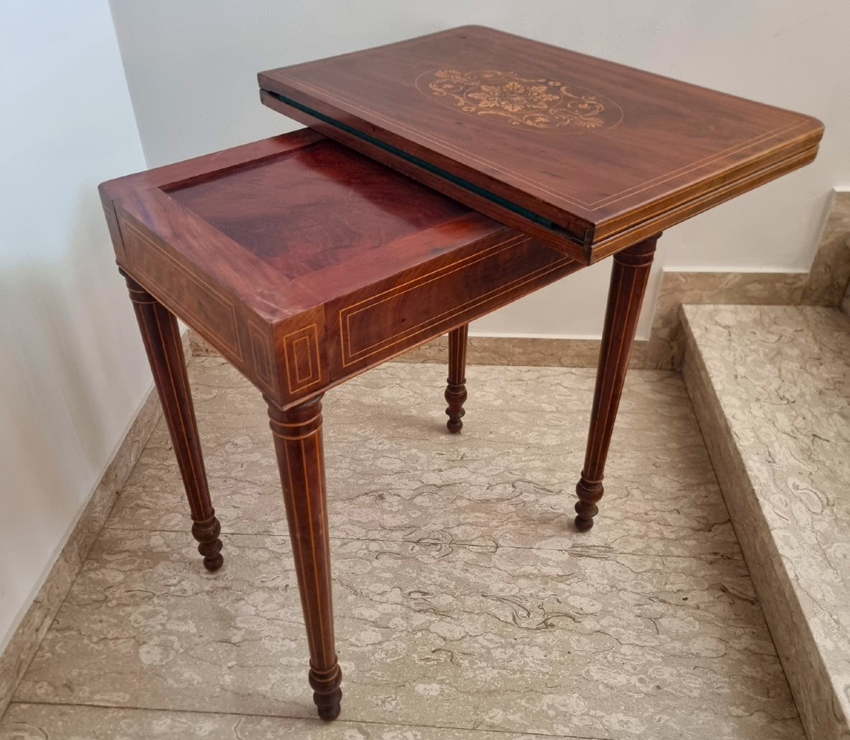 Tavolino da gioco Carlo X 1820 in acero e mogano con intarsi-photo-4