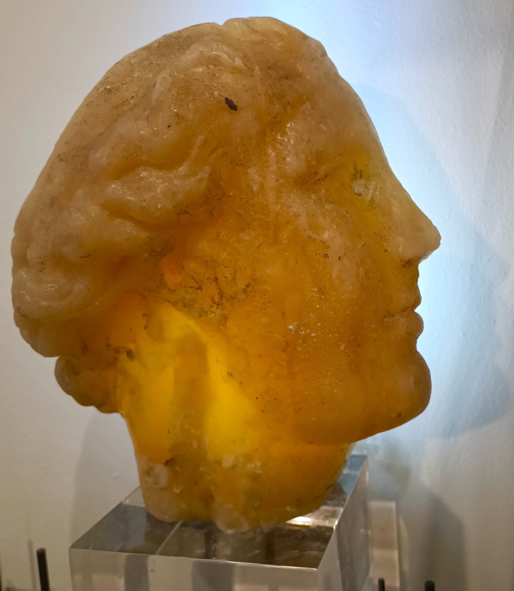 Scultura accademica del ‘900 in cera testa di Venere effetto ambra