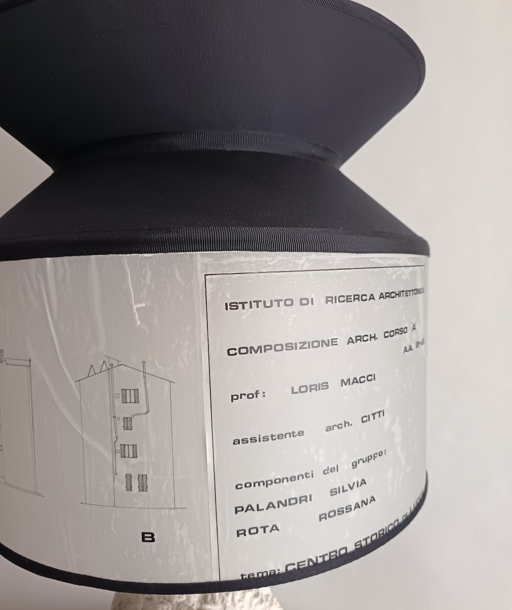 Lampada con testa in gesso e nerofumo, paralume con lucidi di architettura XX secolo-photo-2