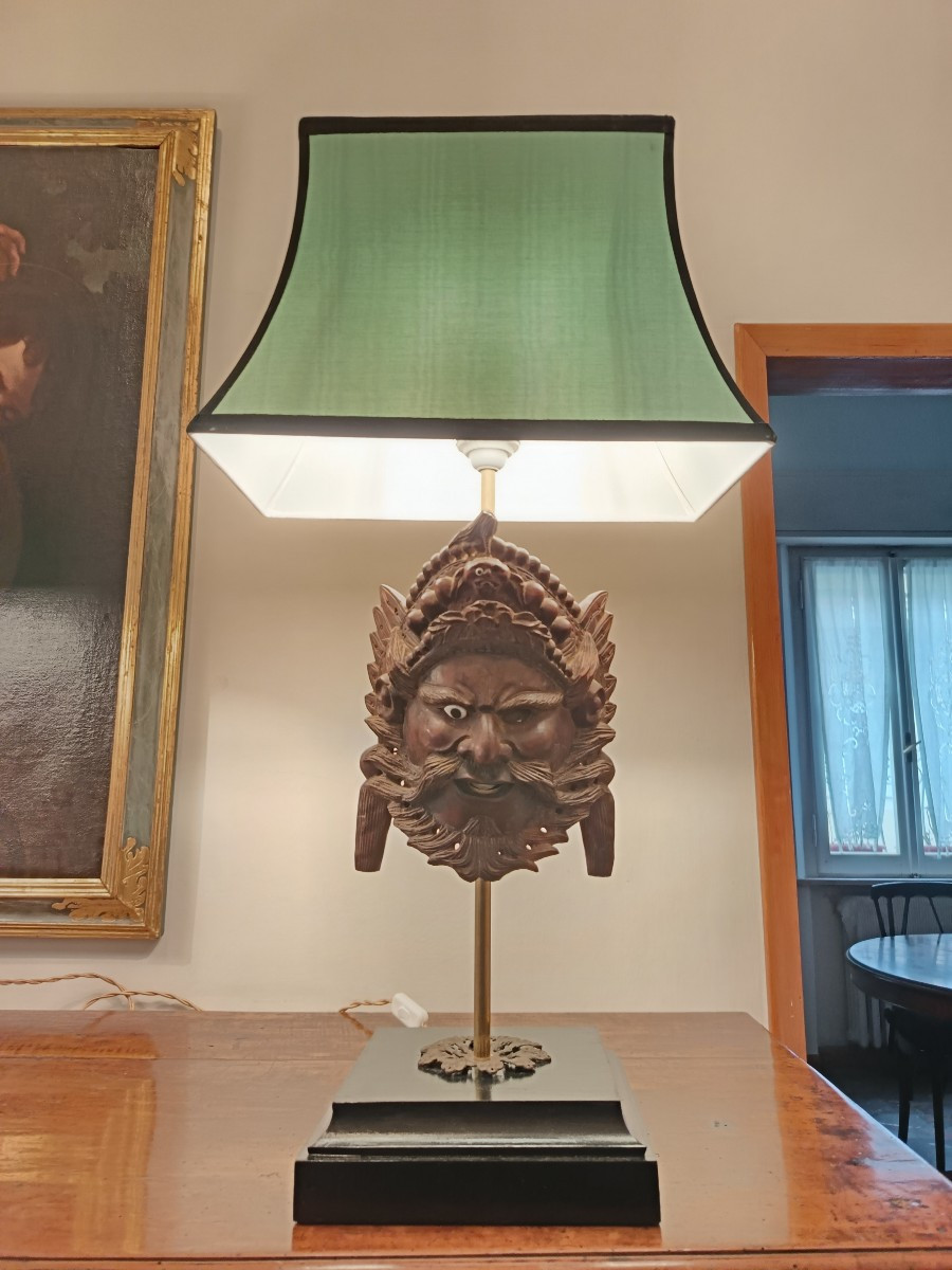 Tre lampade da tavolo con maschere Balinesi in legno XIX secolo-photo-4