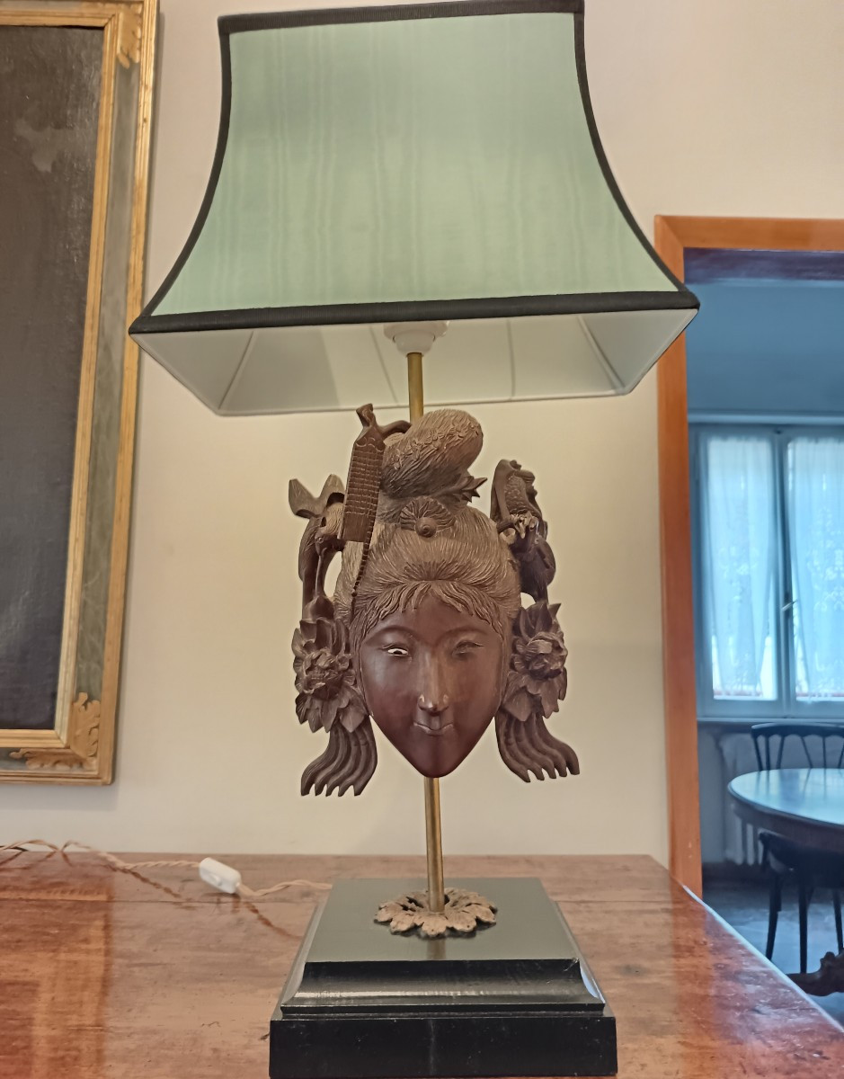 Tre lampade da tavolo con maschere Balinesi in legno XIX secolo