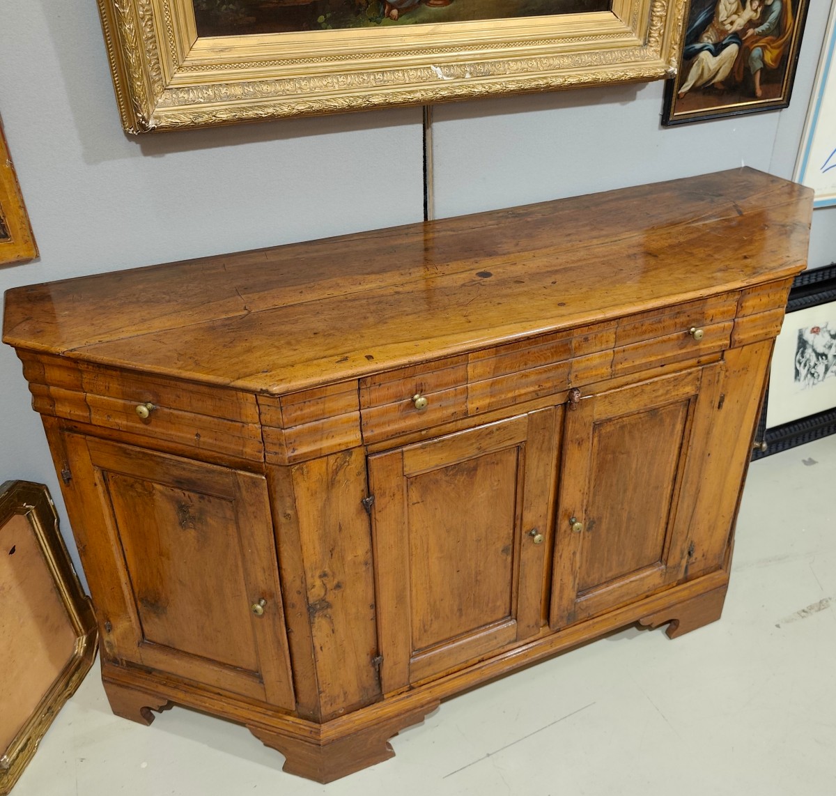Credenza toscana scantonata in noce del 700-photo-2