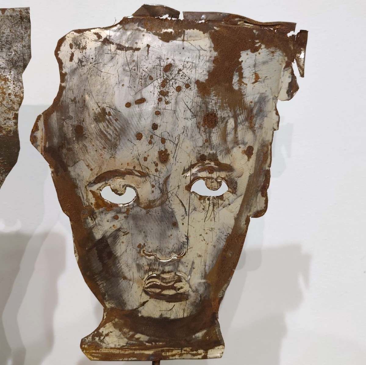 Coppia di maschere in lamiera 1960 Jean-Pierre Raynaud-photo-3