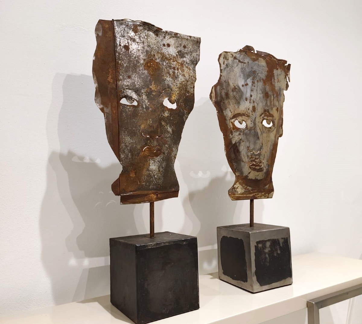Coppia di maschere in lamiera 1960 Jean-Pierre Raynaud-photo-4