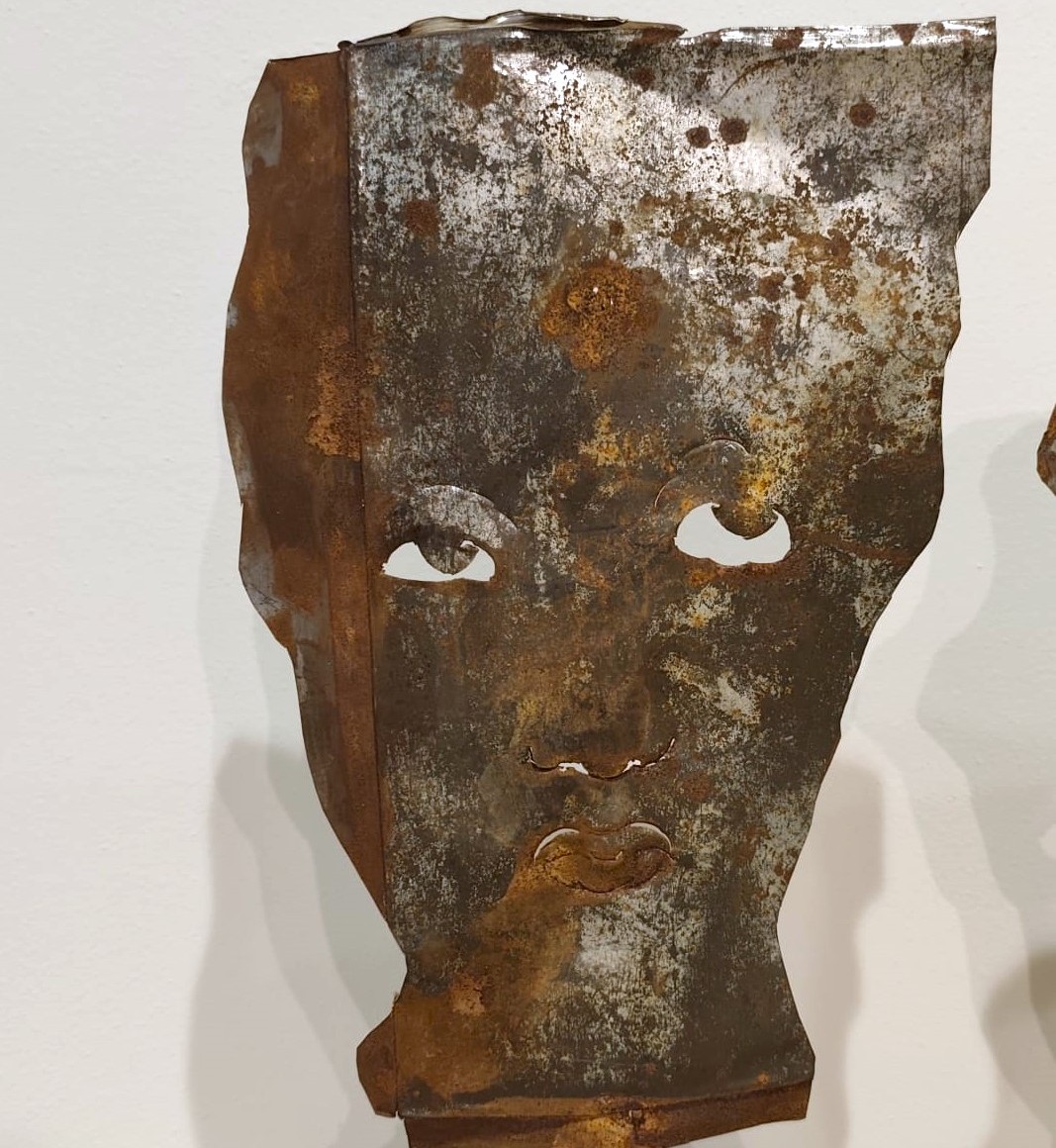 Coppia di maschere in lamiera 1960 Jean-Pierre Raynaud-photo-2