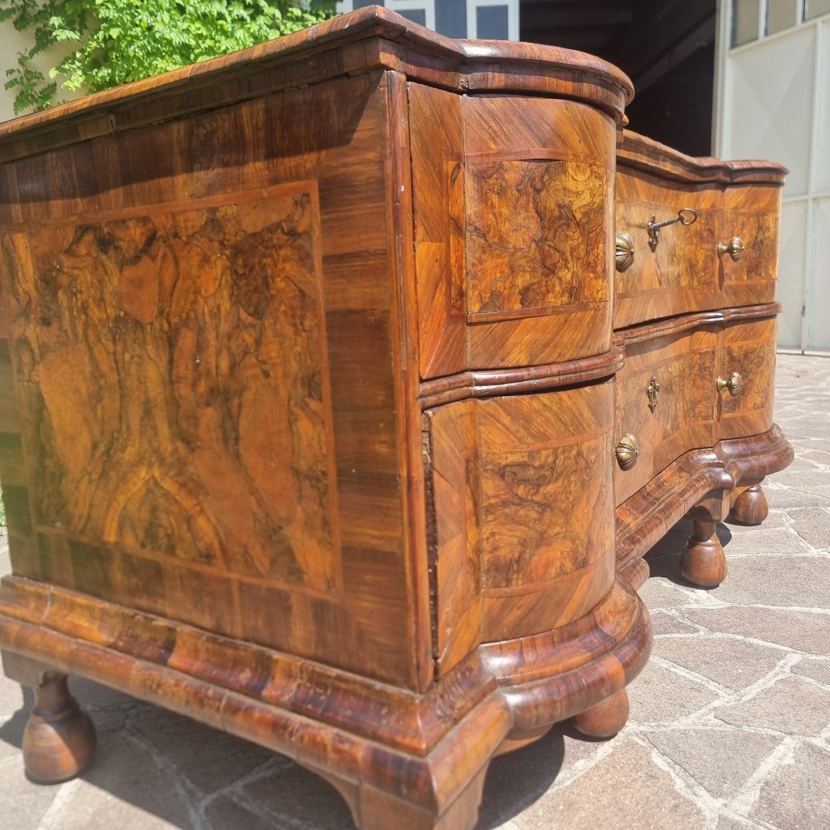 Cassettone ferrarese del 700 in radica di noce-photo-3
