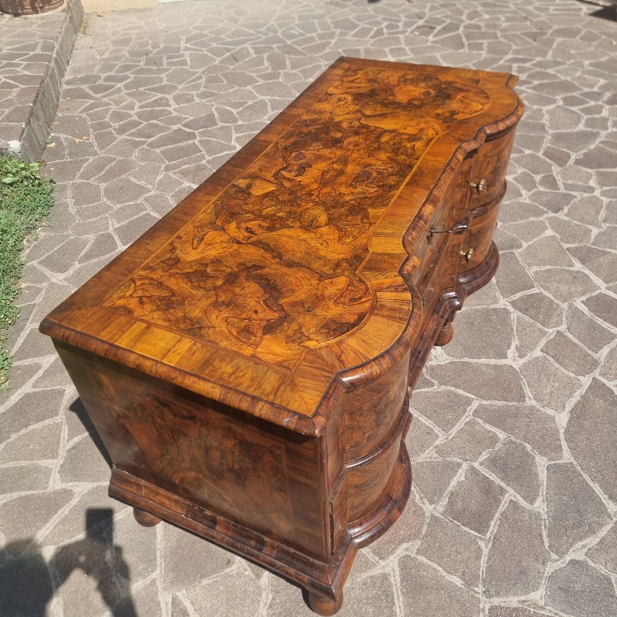 Cassettone ferrarese del 700 in radica di noce-photo-4