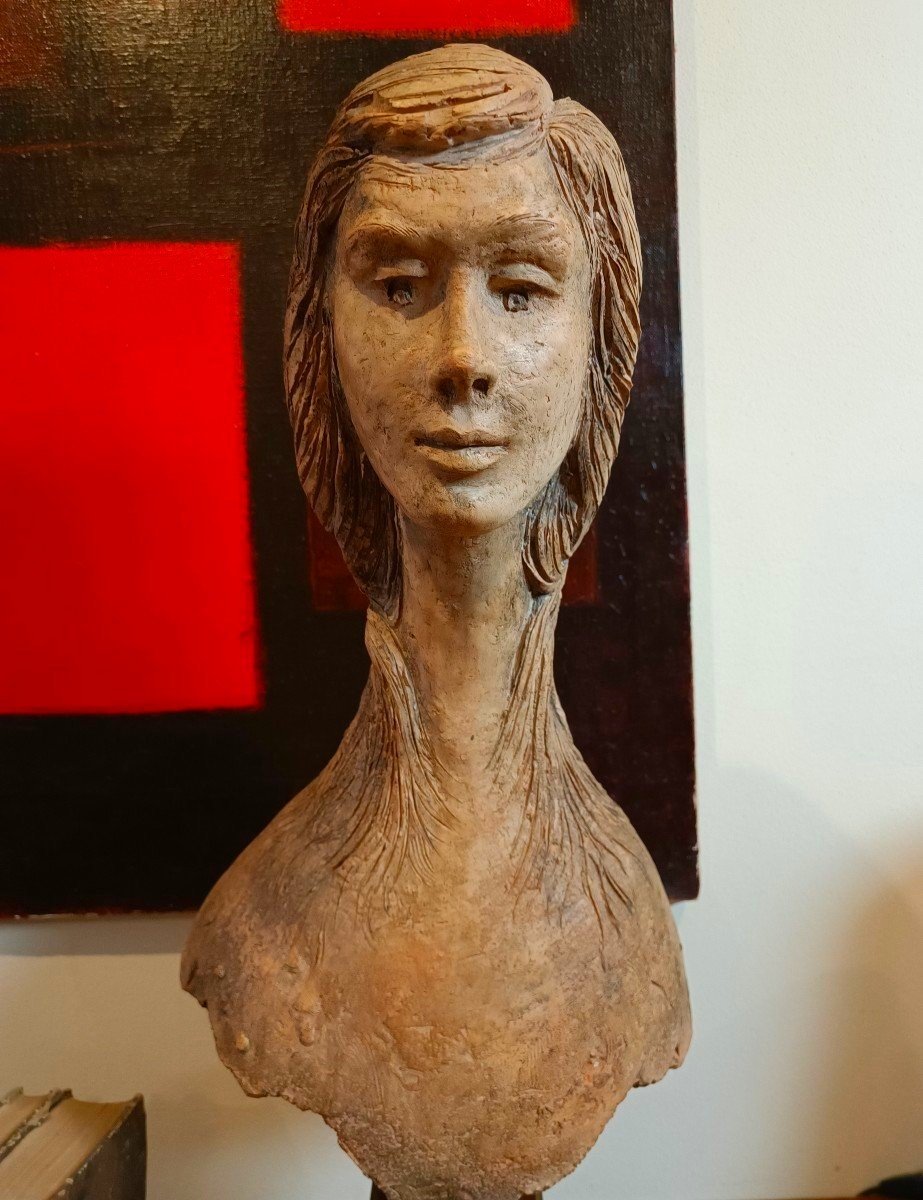 Scultura Femminile in Terracotta del 1976: Un Capolavoro di Vincenzo Brunetti-photo-2