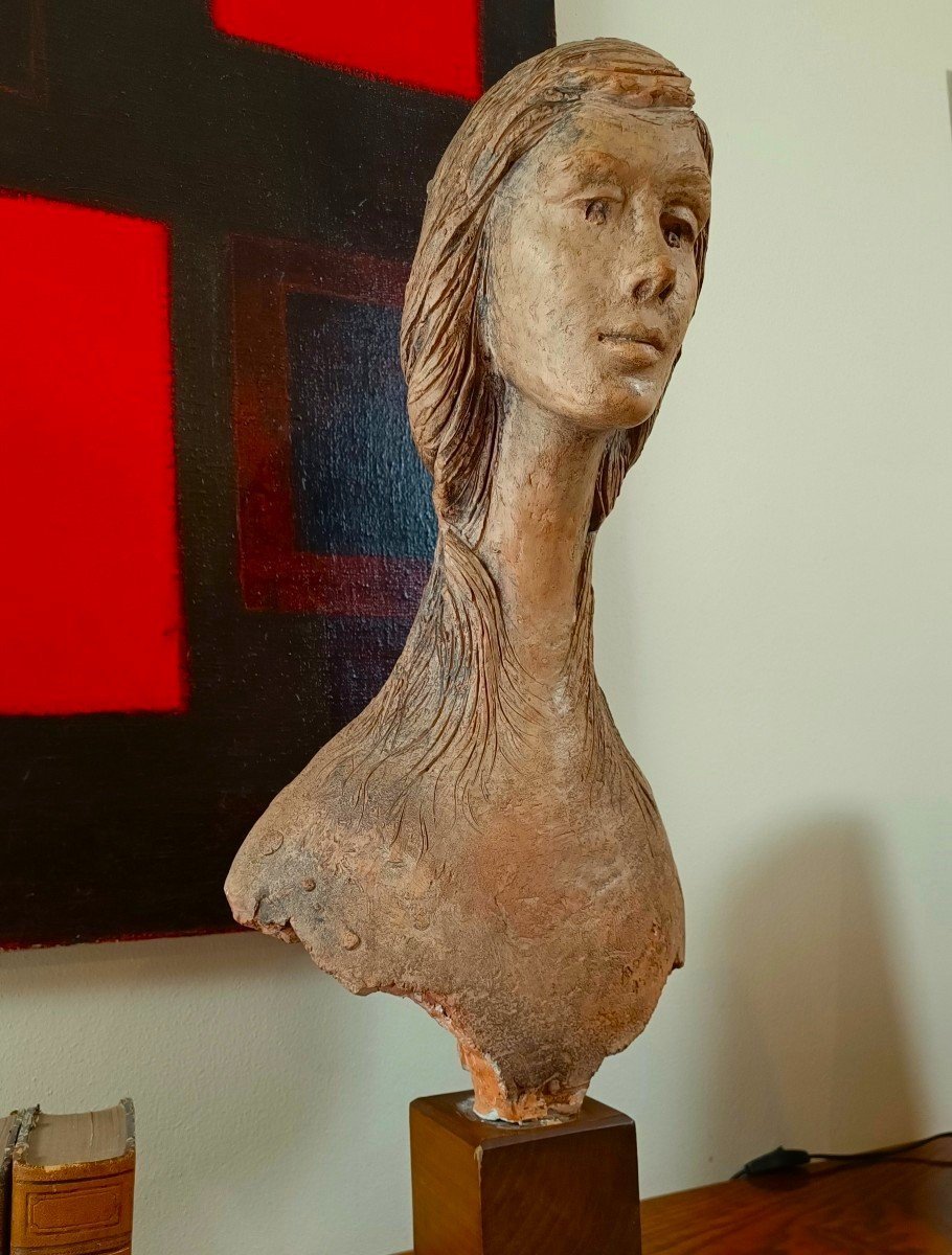 Scultura Femminile in Terracotta del 1976: Un Capolavoro di Vincenzo Brunetti-photo-2