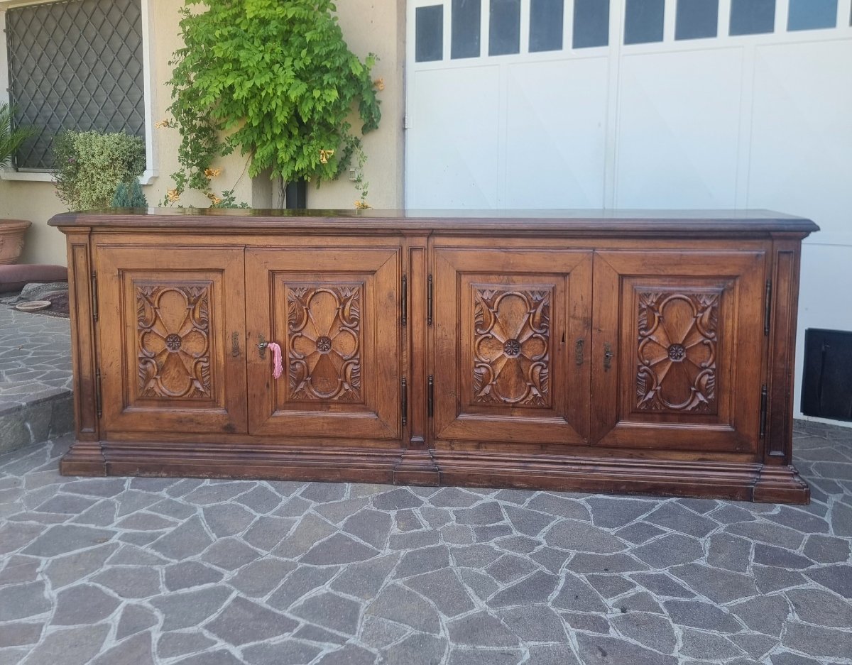 Credenza in noce del 700 da villa torinese