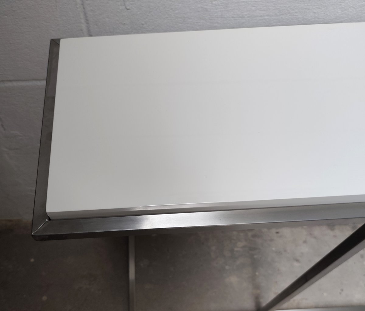 Consolle acciaio con piana laccata bianco panna vintage stile Guy Lefevre per Maison Jansen 80-photo-5