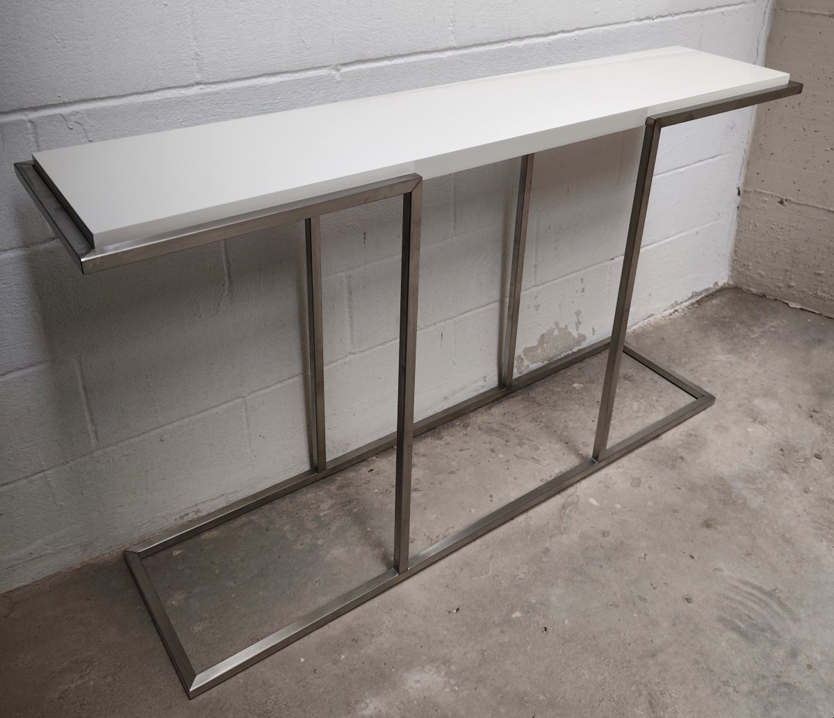 Consolle acciaio con piana laccata bianco panna vintage stile Guy Lefevre per Maison Jansen 80
