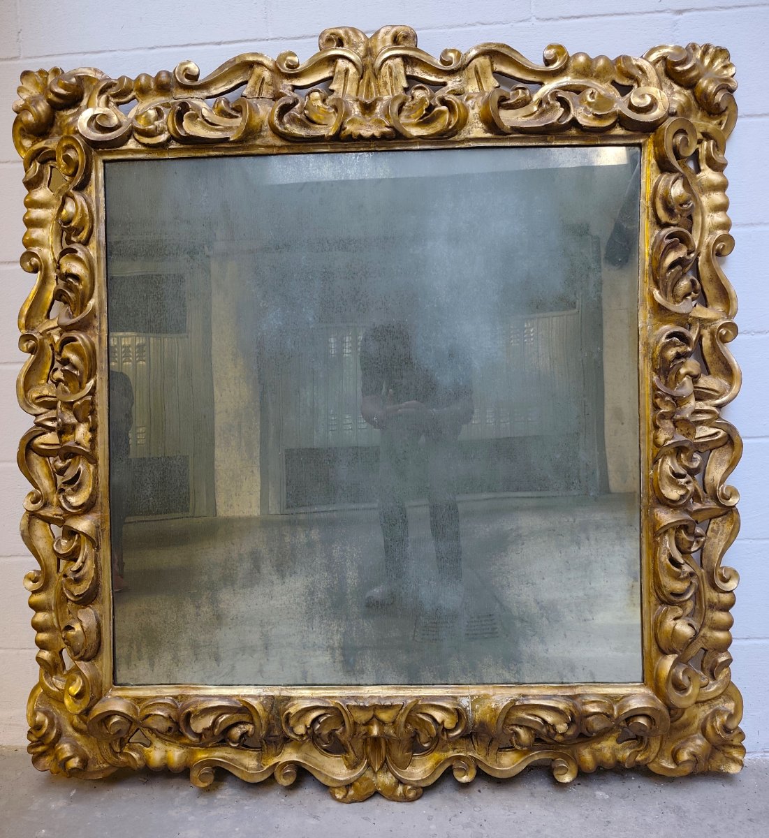 Specchiera lignea del 600 in oro foglia da palazzo nobile Roma