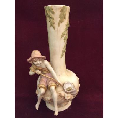 Royal Dux Bohemia.vase En Porcelaine Polychrome Au Jeune Pêcheur