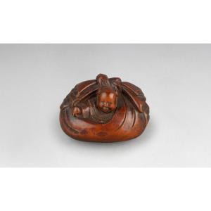 Netsuke – Small Model Representing A Karako, Hotei Bag Japan Edo