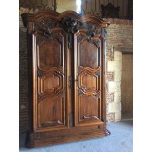Lyonnaise Cabinet