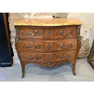 Louis XV Style Bombé Commode – Rosewood Marquetry