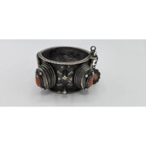 Berber Silver Bracelet With Coral Cabochons – Articulated Cuff - 156 Gr.