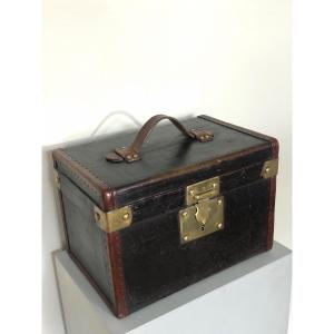 Late 19th Century Travel Case From Maison J. Berne In Lyon.