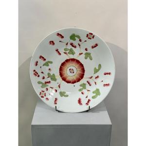 19th Century Chinese Porcelain Dish. 