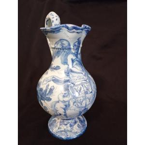 Italian Savona Faience Ewer, 17th Century, High Period, With Gonzaga Coat Of Arms Pitcher
