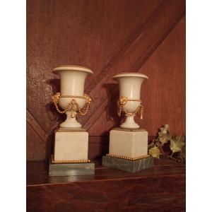 Pair Of Medici Urns Vases, Louis XVI Style Mantelpiece Ornament, 16 Gilt Bronze Incense Burner