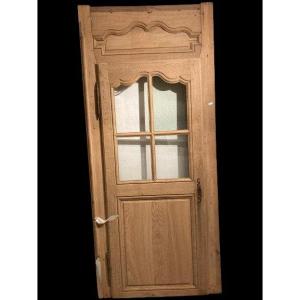 Alcove Crossbar With Glass Door
