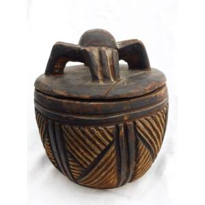 Cameroon Bamileke Food Box Geometric Decor Stylized Spider  Knob 27cm 