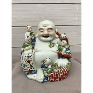 Laughing Buddha Known As Milefo And Five Children Porcelain China Famille Rose 20th Century Stamp 19.5cm