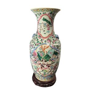 Chinese Canton Porcelain Vase, 20th Century
