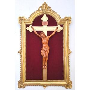 Large Alcove Crucifix, Christ In Carved Boxwood Dlg By Girardon Or Bouchardon, 18th-19th Century