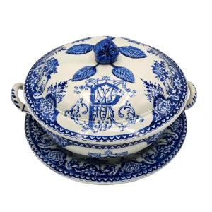 Vegetable Dish/soup Tureen And Its Stand In Gien Earthenware, Monogrammed Mp, Old Rouen Decoration, Late 19th Century