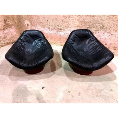 Paire De Fauteuils Italiens En Cuir