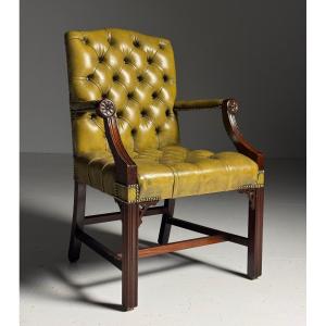 Classic Upholstered Office Chair