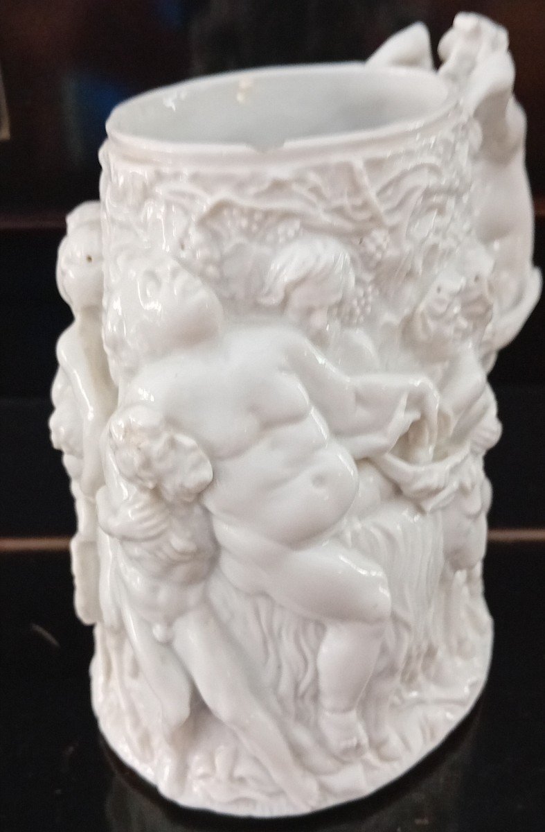 Boccale in porcellana bianca a soggetto erotico-photo-1