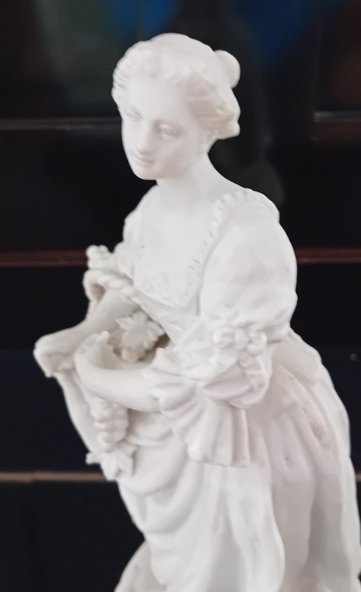 Raffinata statuetta in biscuit di Sevres-photo-3