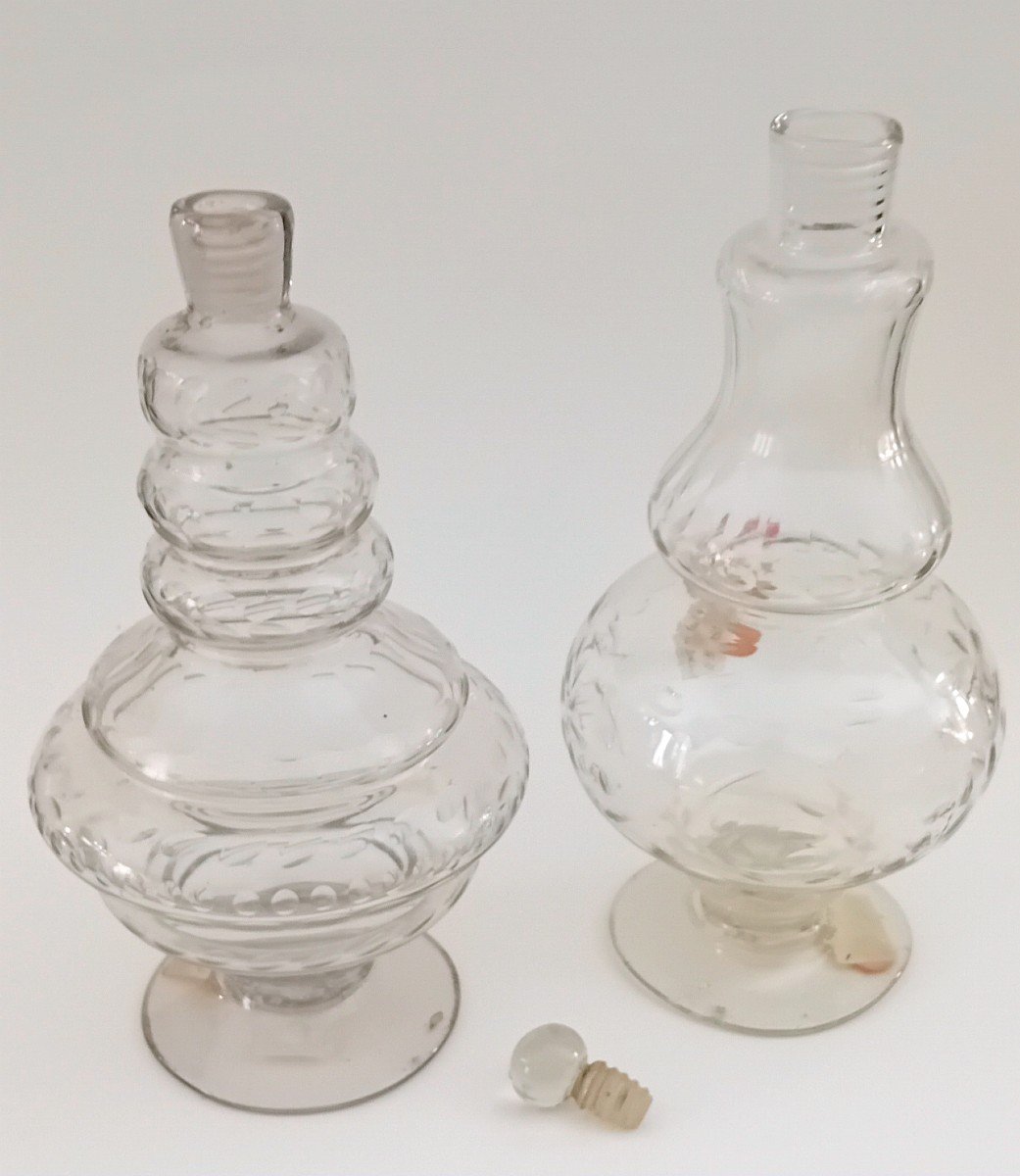 Due bottiglie in cristallo molato-photo-3