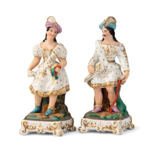 Coppia di statuette francesi in porcellana,porta profumo