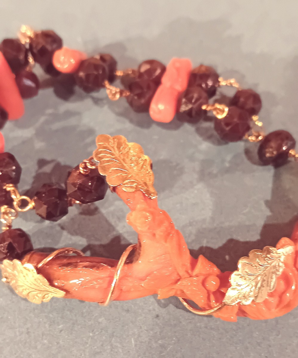 bracciale realizzato in antichi granati,corallo di Sciacca e oro-photo-1